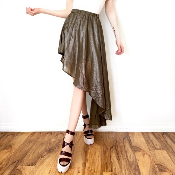 BEULAH STYLE Shiny Asymmetric Skirt Olive Bronze - Picture 2 of 8